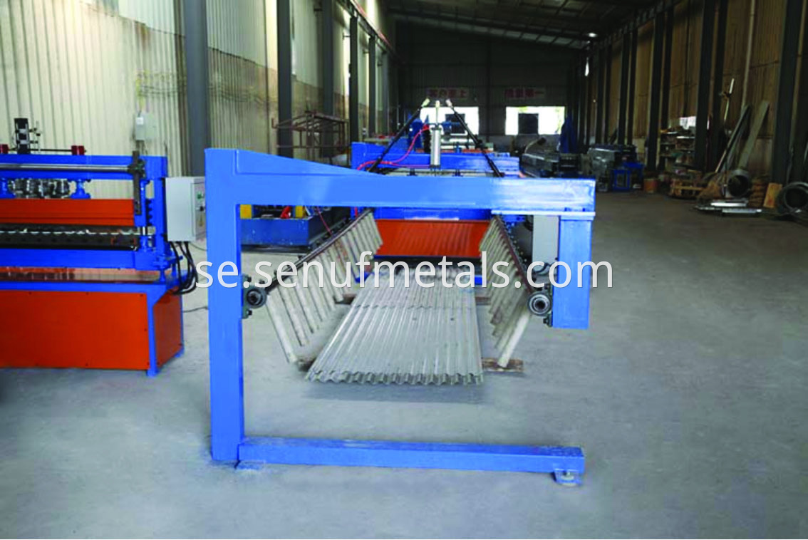 Corrugated roofing machine 2